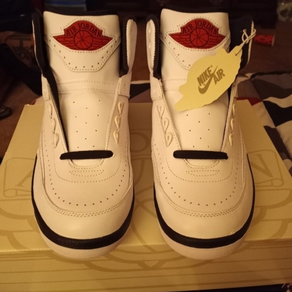 Air jordans 2 Retro Chicago - Picture 2 of 5